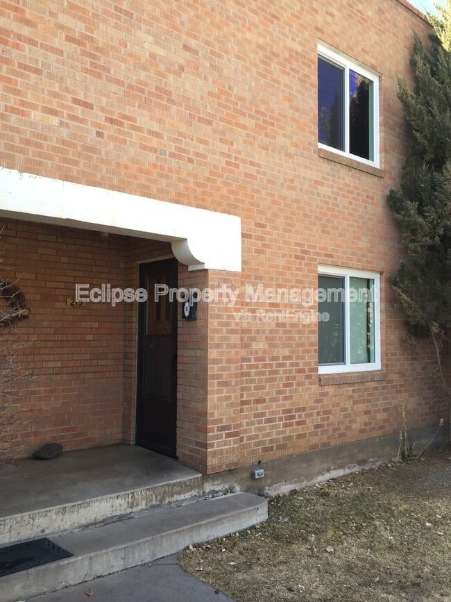 Building Photo - 219 Edison Ave
