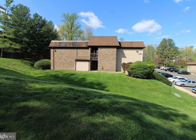Building Photo - 8502 Barrington Ct