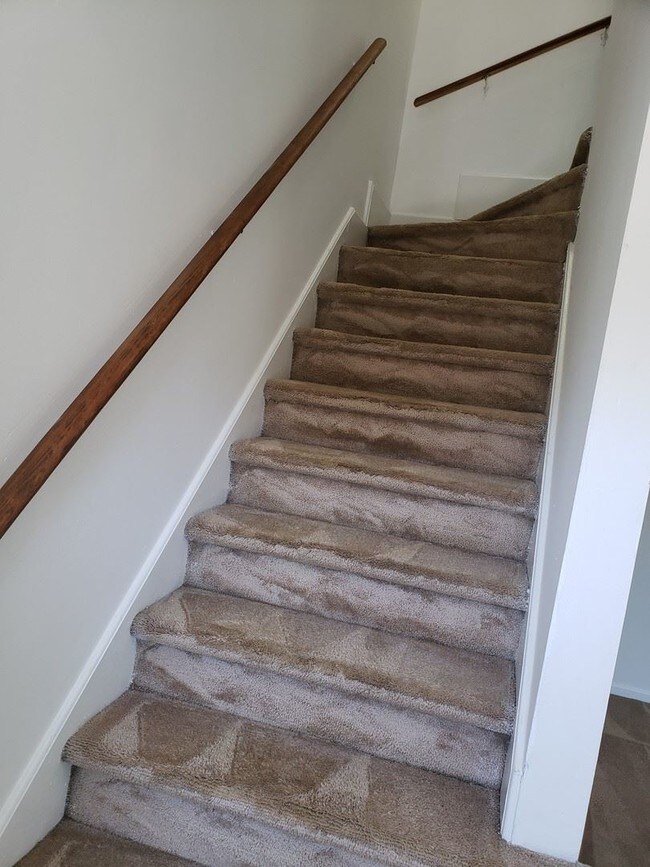 4121 Bethania Station Rd, WinstonSalem, NC 27106 Room for Rent in