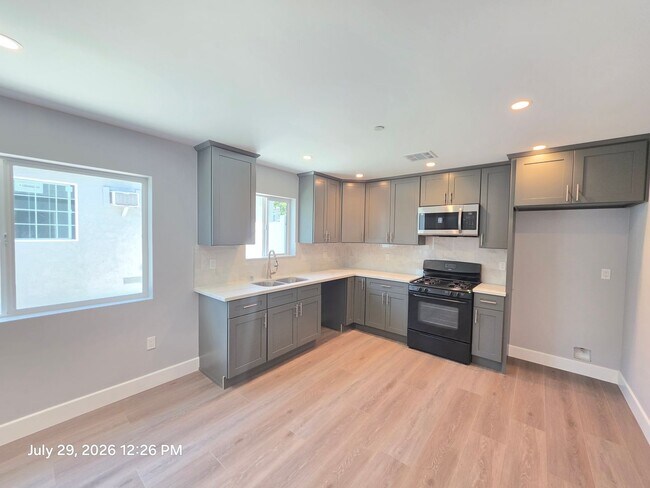 Foto del edificio - 8154 Potter Ave