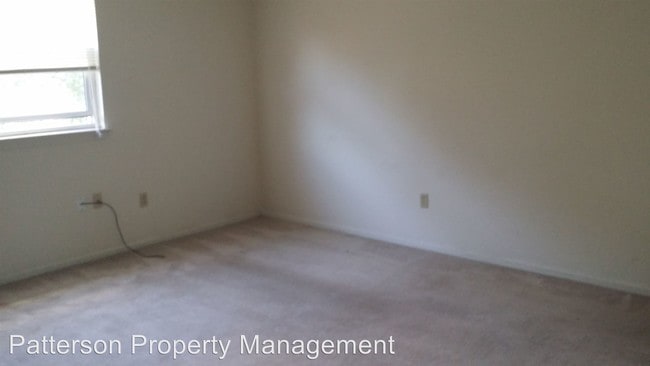 Building Photo - 105 Sanders Ct
