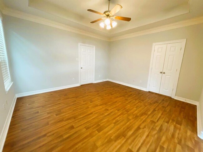 Building Photo - 10326 Panther Point Dr