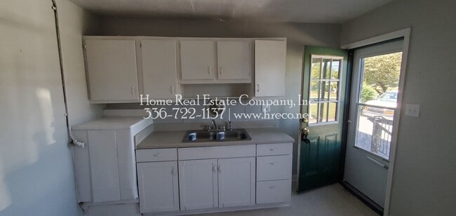 Building Photo - 1338 Gray Ave NE