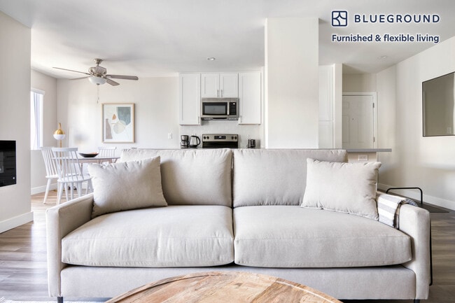 Building Photo - 17200 Burbank Blvd