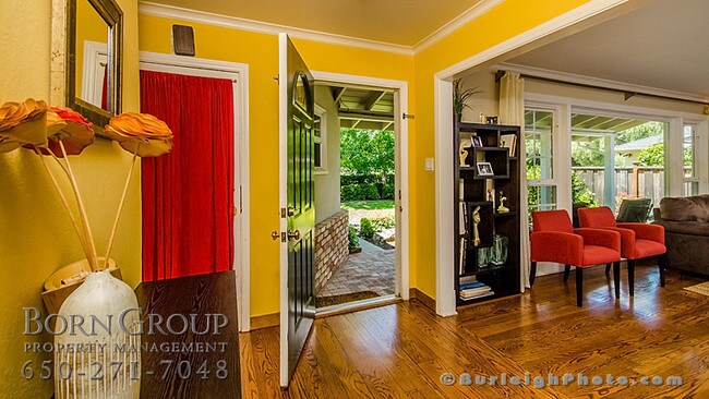 Foto del edificio - 247 W Oakwood Blvd