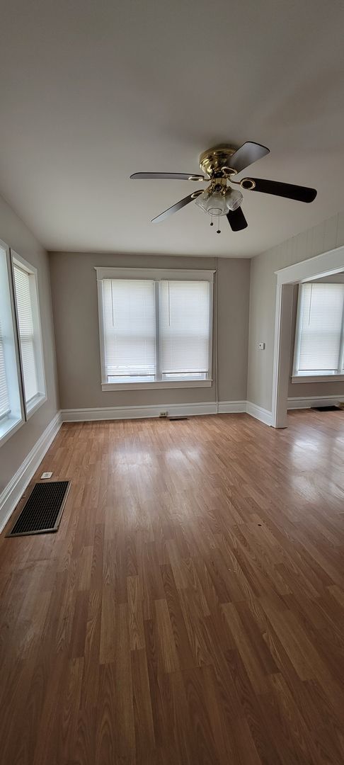 Foto del edificio - 3 bedroom (space bedrooms), 1 bath, 2 story single family