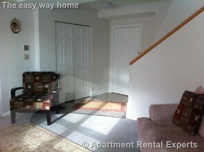 Building Photo - 175 Beacon St