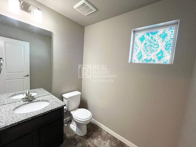 Building Photo - 3033 Sykes Dr