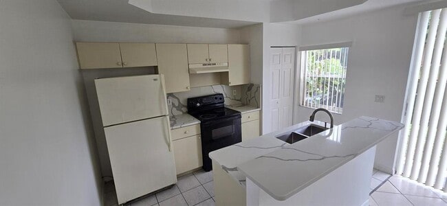 Foto del edificio - 4942 Leeward Ln