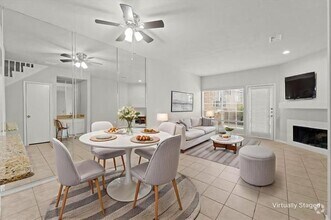 Building Photo - 3550 Country Square Dr