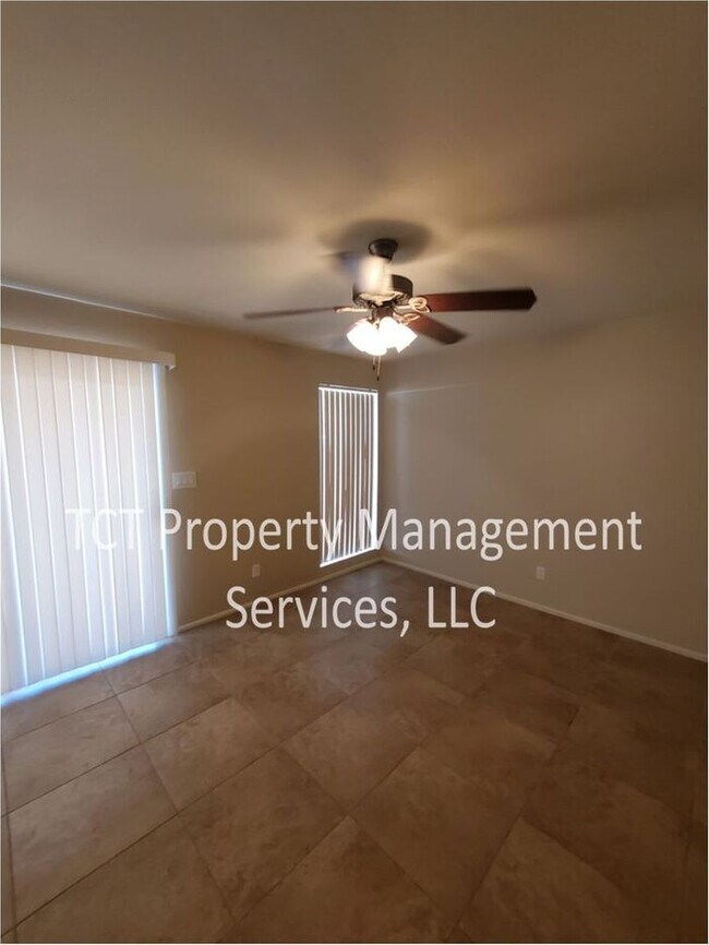 Building Photo - Great Condo in Great Location!