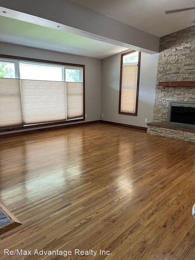 Building Photo - 3 br, 2.5 bath House - 605 Crown Ridge Drive
