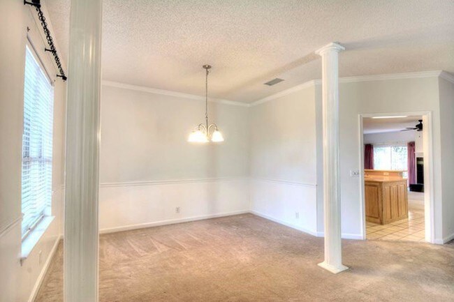 Building Photo - 200 Enclave Way East