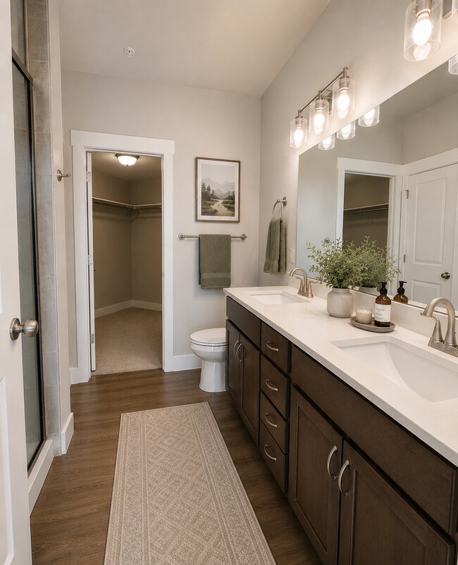 Baño principal: Las fotos han sido retocadas virtualmente para ayudar a visualizar el espacio. El apartamento no está amueblado. - 265 High Point Dr