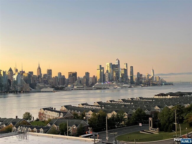 Foto del edificio - 7000 JFK Blvd E