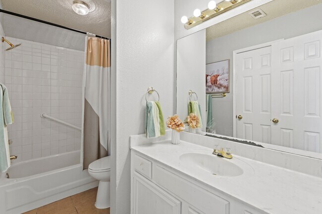 Foto del edificio - 6711 Landover Hills Ln