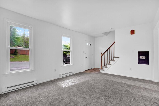 Building Photo - Charming 3 Bedroom, 1.5 Bath Townhome in Elizabethtown!