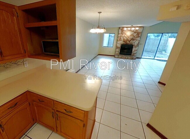 Foto del edificio - 1192 W Romaine Cir