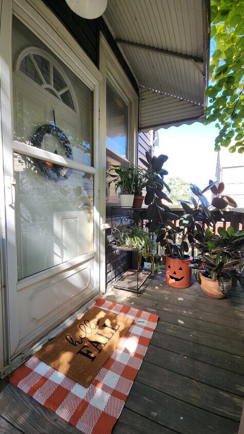 Building entrance - 3304 S May St