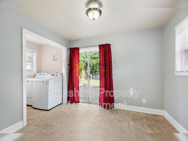 Building Photo - 5324 Ashby St