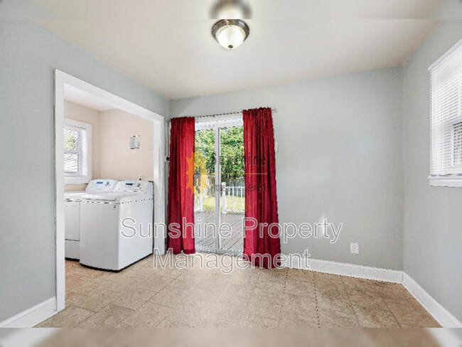 Foto del edificio - 5324 Ashby St