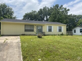 Building Photo - 3306 Daffodil Dr