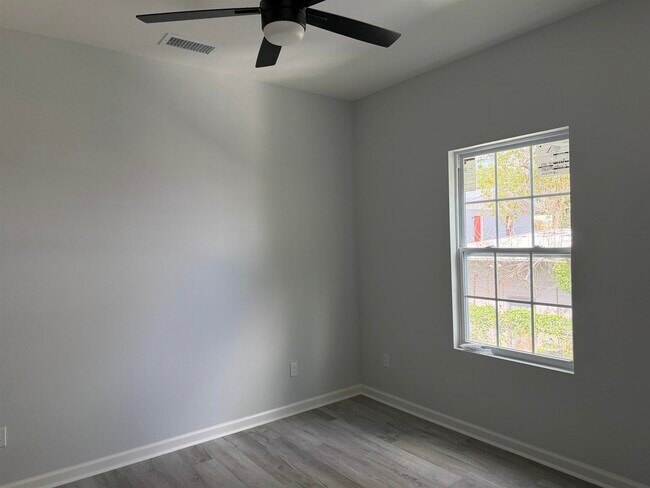 Foto del edificio - 2111 Owens St