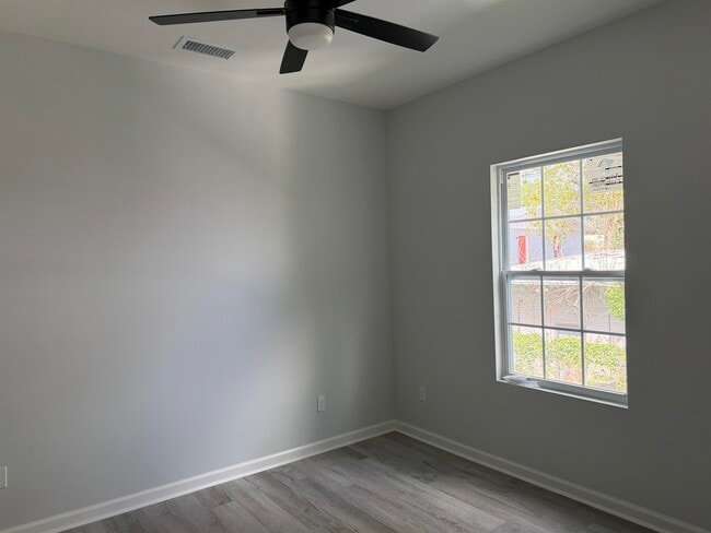 Building Photo - 2111 Owens St