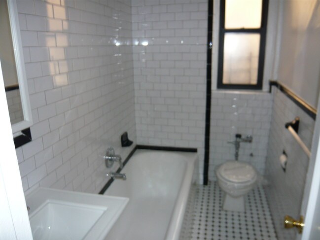 Foto del edificio - 100 Thayer St
