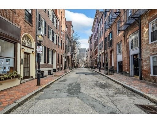 Building Photo - 29 Revere St