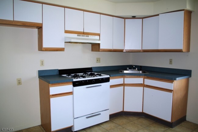 Foto del edificio - 84-84-86 Main St