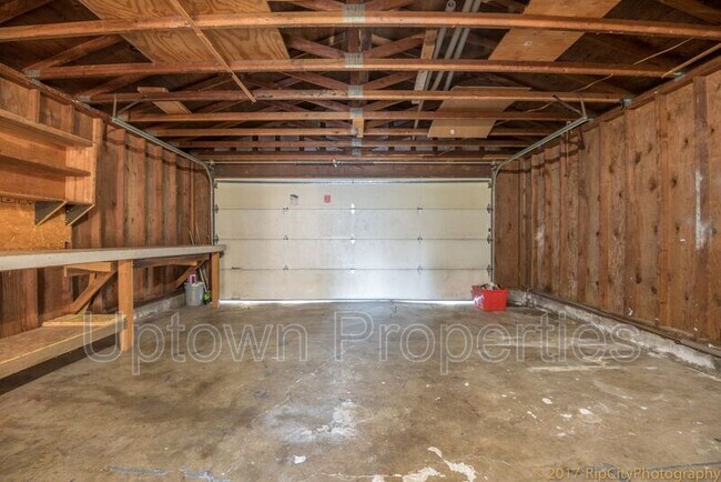 Building Photo - 8105 SW Thorn St