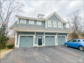 Building Photo - 15 Journeys End Ln