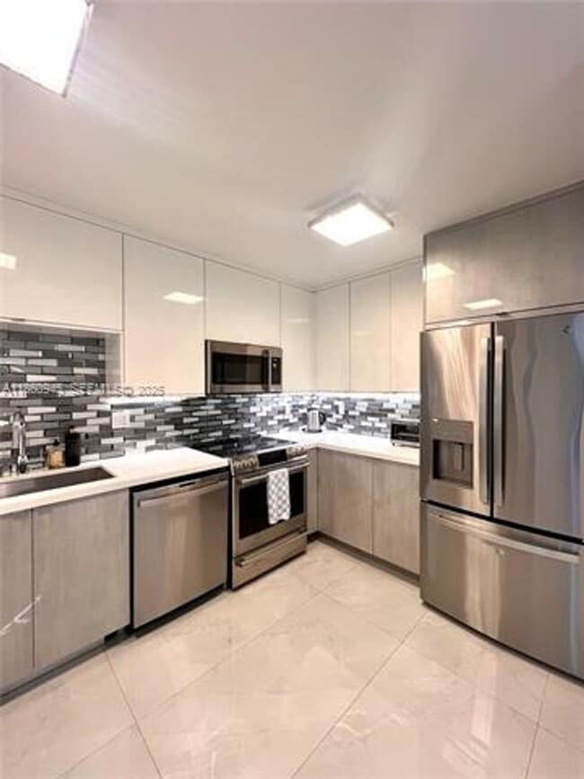 Photo - 100 Bayview Dr cu-1524 Apartment