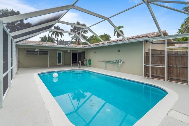 Building Photo - 3 br, 2 bath House - 1047 Buchanan Street