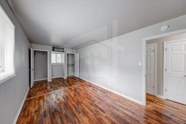 Building Photo - 3305 N Whittier Pl