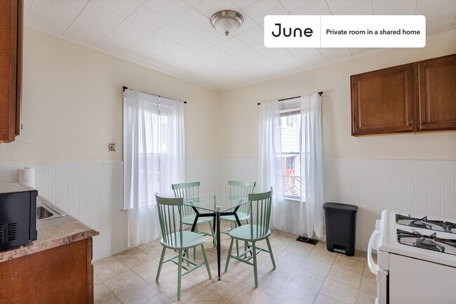 Foto del edificio - Room in Shared 4 bed/1 bath home in Somerville