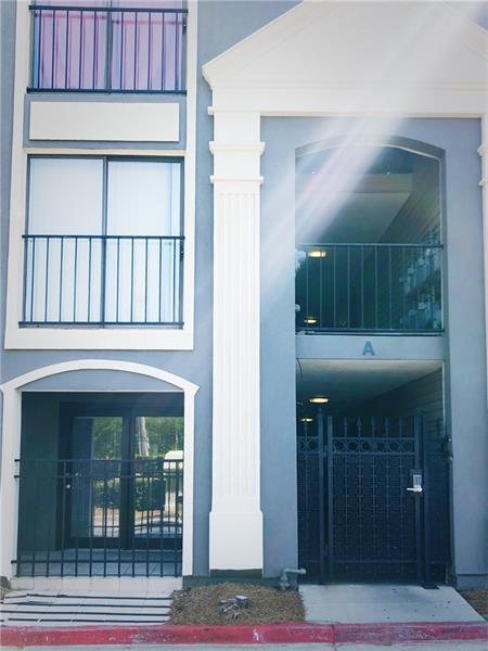 Building Photo - 2657 Lenox Rd NE