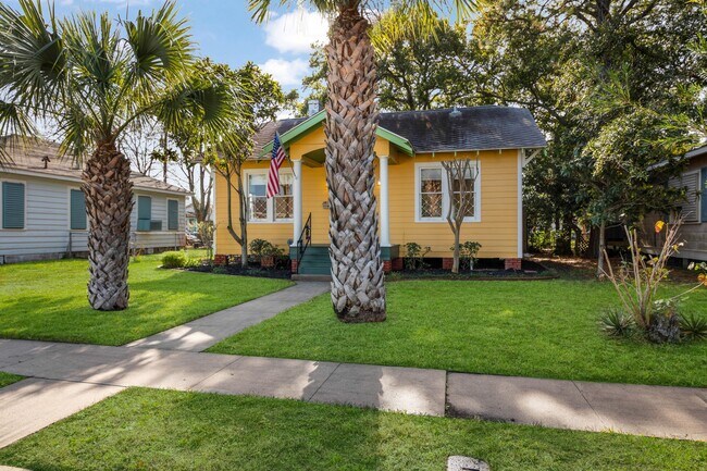 Foto del edificio - 4823 Fannin Dr