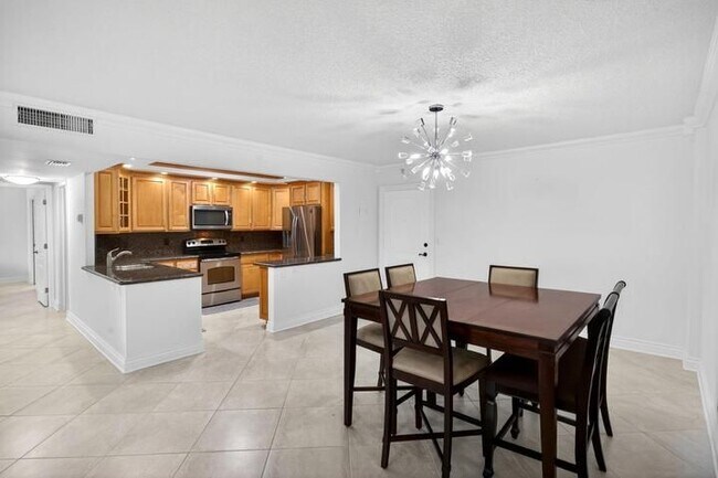 Foto del edificio - 405 N Ocean Blvd