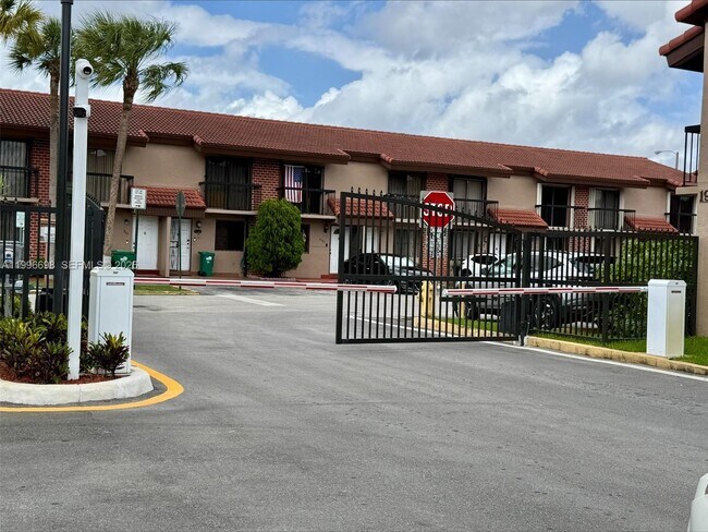 Foto del edificio - 1911 SW 107th Ave