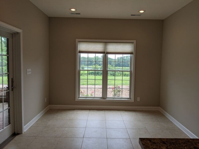 Building Photo - 5456 Dairy Ln