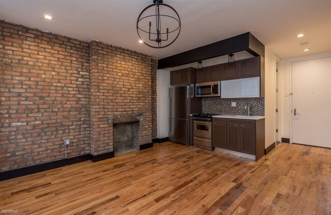 Building Photo - 769 Grand St