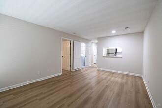 Building Photo - Cardinal Apartments