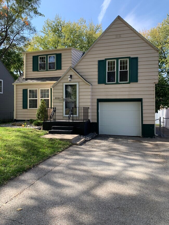 Building Photo - 3544 N 47th Ave