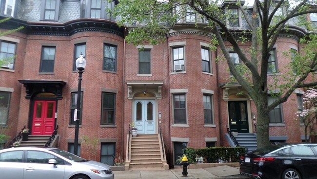 Front - 100 E Brookline St