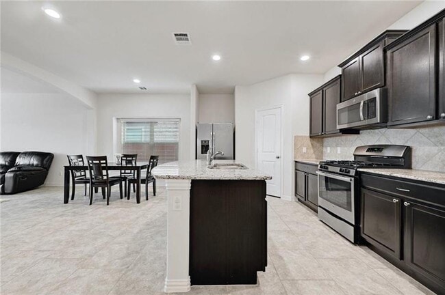 Building Photo - 184 Adoquin Trail