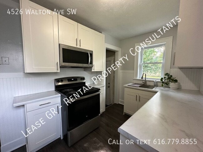 Building Photo - Four Bedroom Single Family Home in Wyoming!