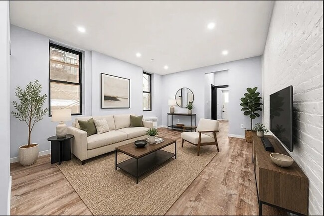 Building Photo - 453 W 48th St