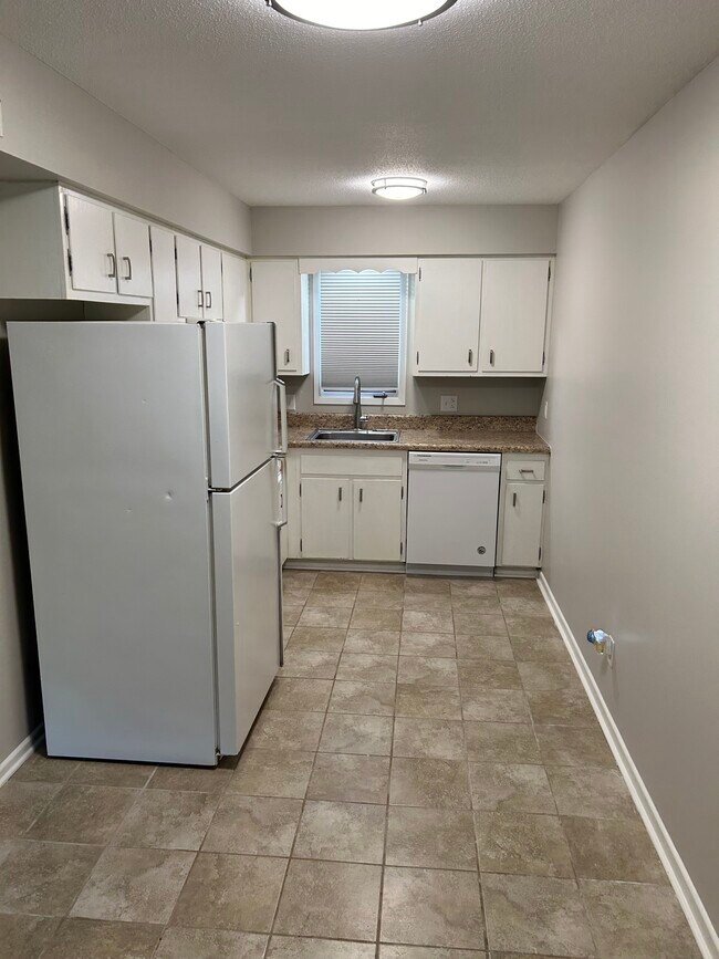 Foto del edificio - 2077 NW Hickory Ln
